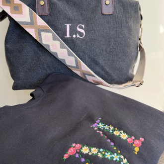SUDADERA INICIAL BORDADA FLORAL