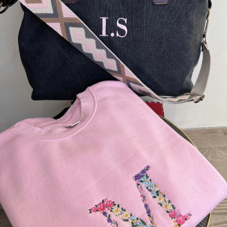 SUDADERA INICIAL BORDADA FLORAL