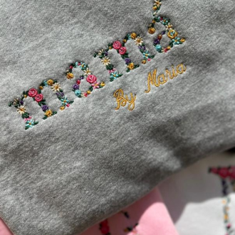 SUDADERA INICIAL BORDADA FLORAL