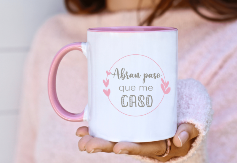 Taza asa rosa “Abran paso que me caso